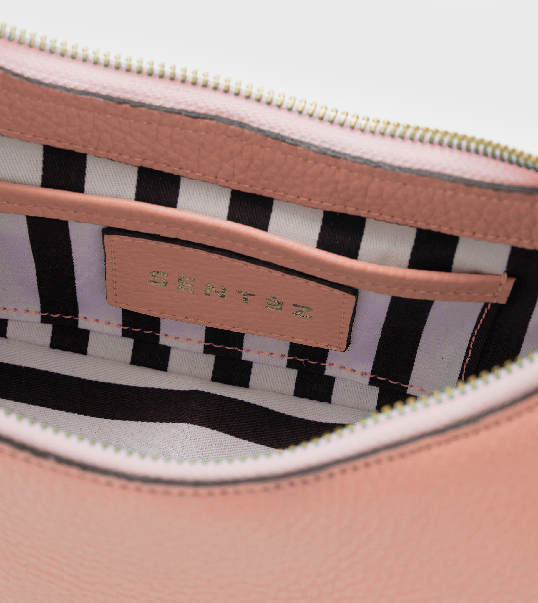 Latina - Nude - Imagen 3